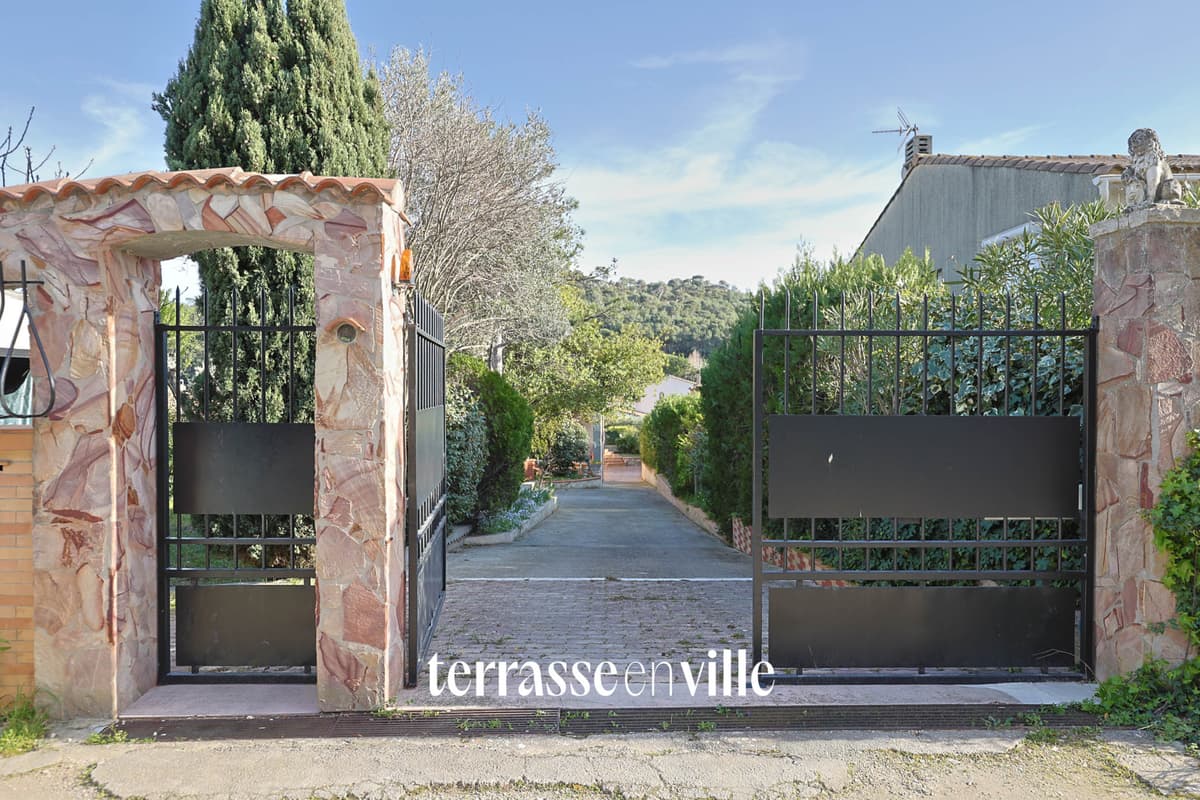 LE ROVE - MAISON 218m2 - TERRASSES - JARDIN - 695 000€ - 1