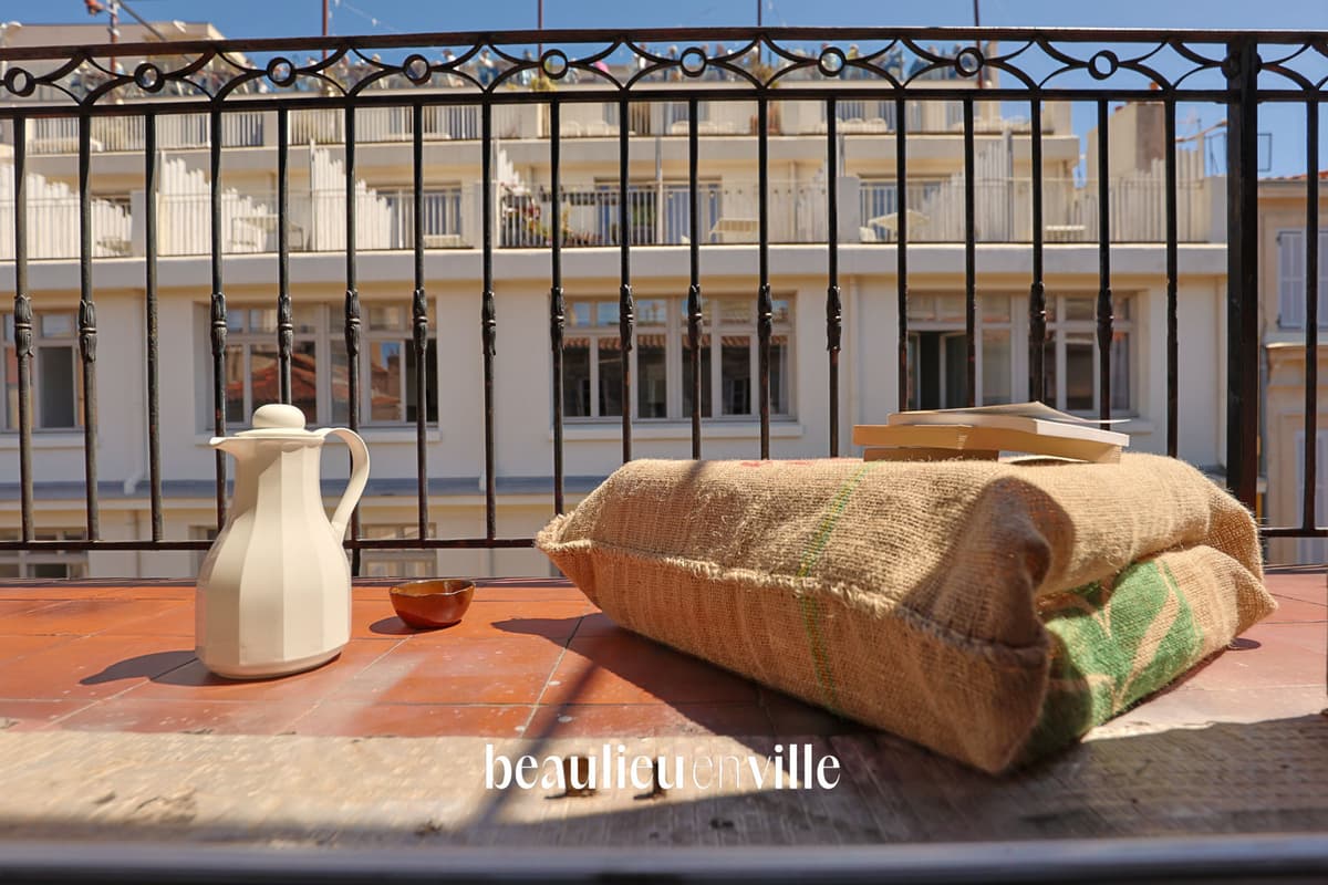 EXCLUSIVITÉ - OPERA VIEIUX PORT - T3/4 - DERNIER ETAGE - 449 000 EUROS - 2
