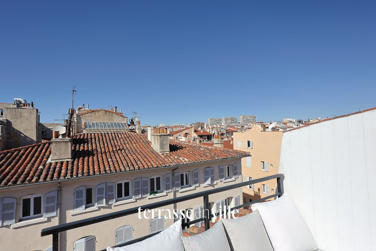 VIEUX PORT - LOFT - TROPEZIENNE - VUE - 450 000 € - 2