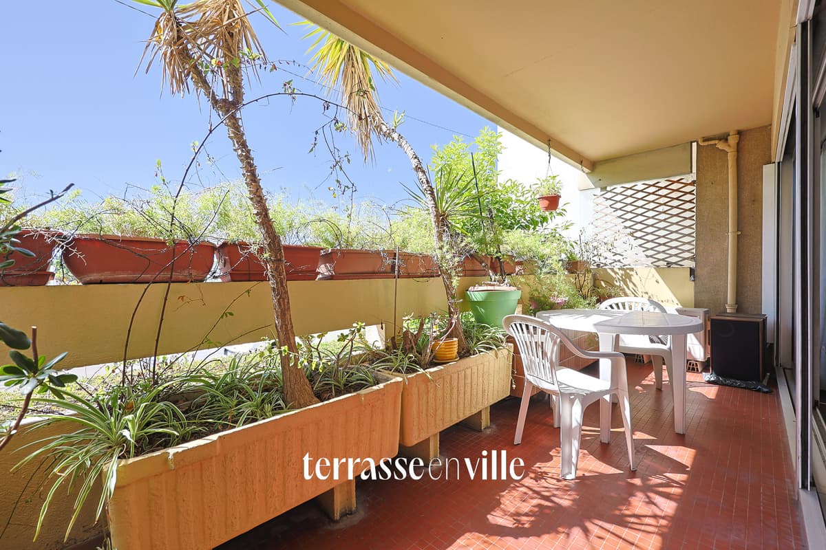 EXCLUSIVITÉ - 26 eme CENTENAIRE - T4 - 96 m2 - TERRASSE ET JARDIN 50 M2 - PARKING - 300 000 €