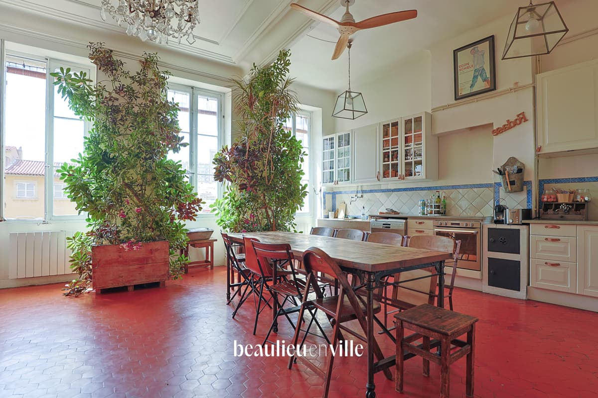 EXCLUSIVITÉ - ST CHARLES /BELSUNCE - T5 - 155m2 - 470 000 EUROS - 2