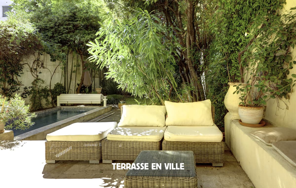 PLACE DELIBES - DUPLEX - 165M2 -JARDIN - PISCINE 1 230 000 € - 4