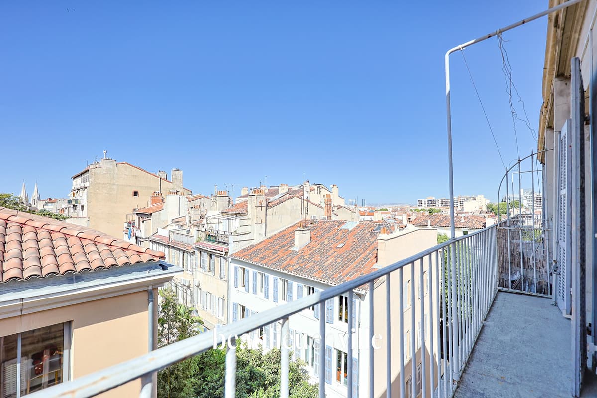 13004 - CINQ AVENUES /REFORMES - 25 m2 - BALCON - 95 000€