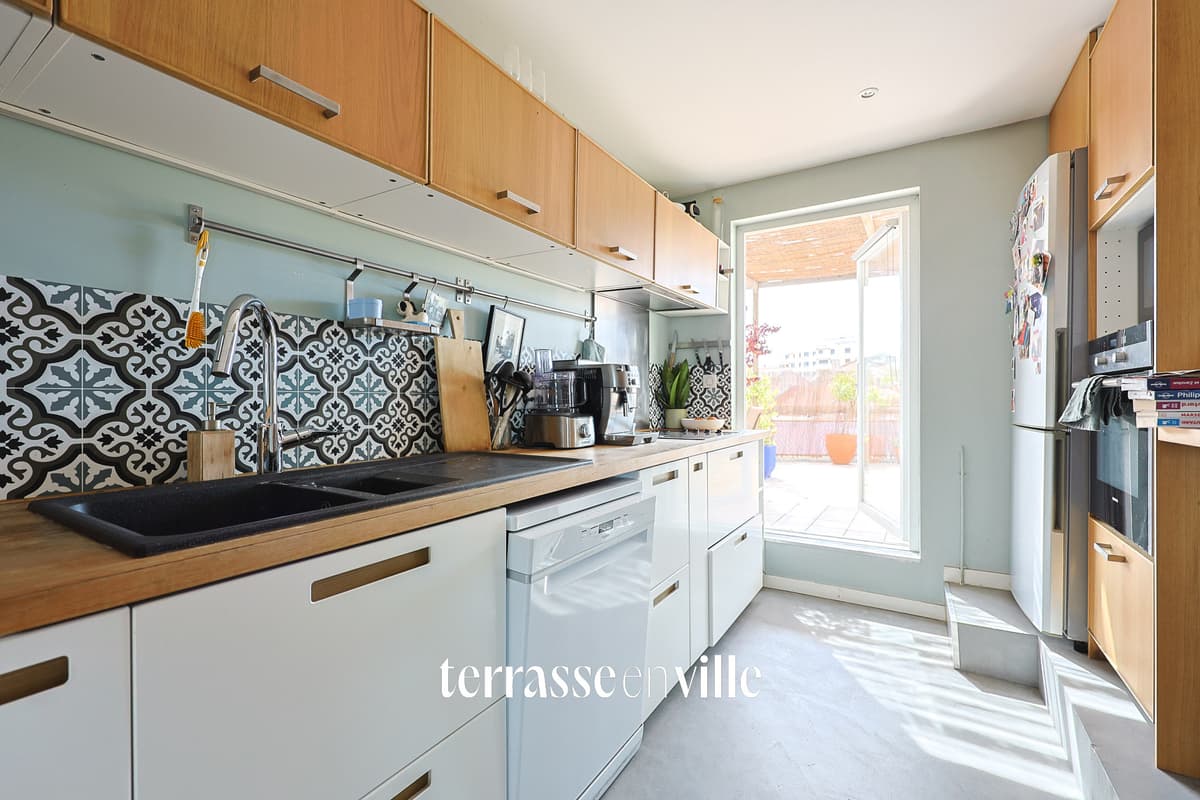 BOMPARD - T3 - TERRASSE - VUE MER ET NOTRE DAME DE LA GARDE - BOX - 695 000 € - 4