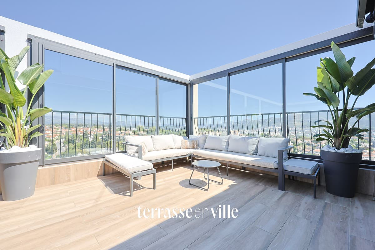 ST JEAN DU DESERT- PENTHOUSE T3/4 - TERRASSE - GARAGE - 745 000€ - 1
