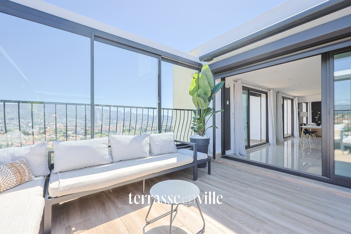 ST JEAN DU DESERT- PENTHOUSE T3/4 - TERRASSE - GARAGE - 745 000€ - 3