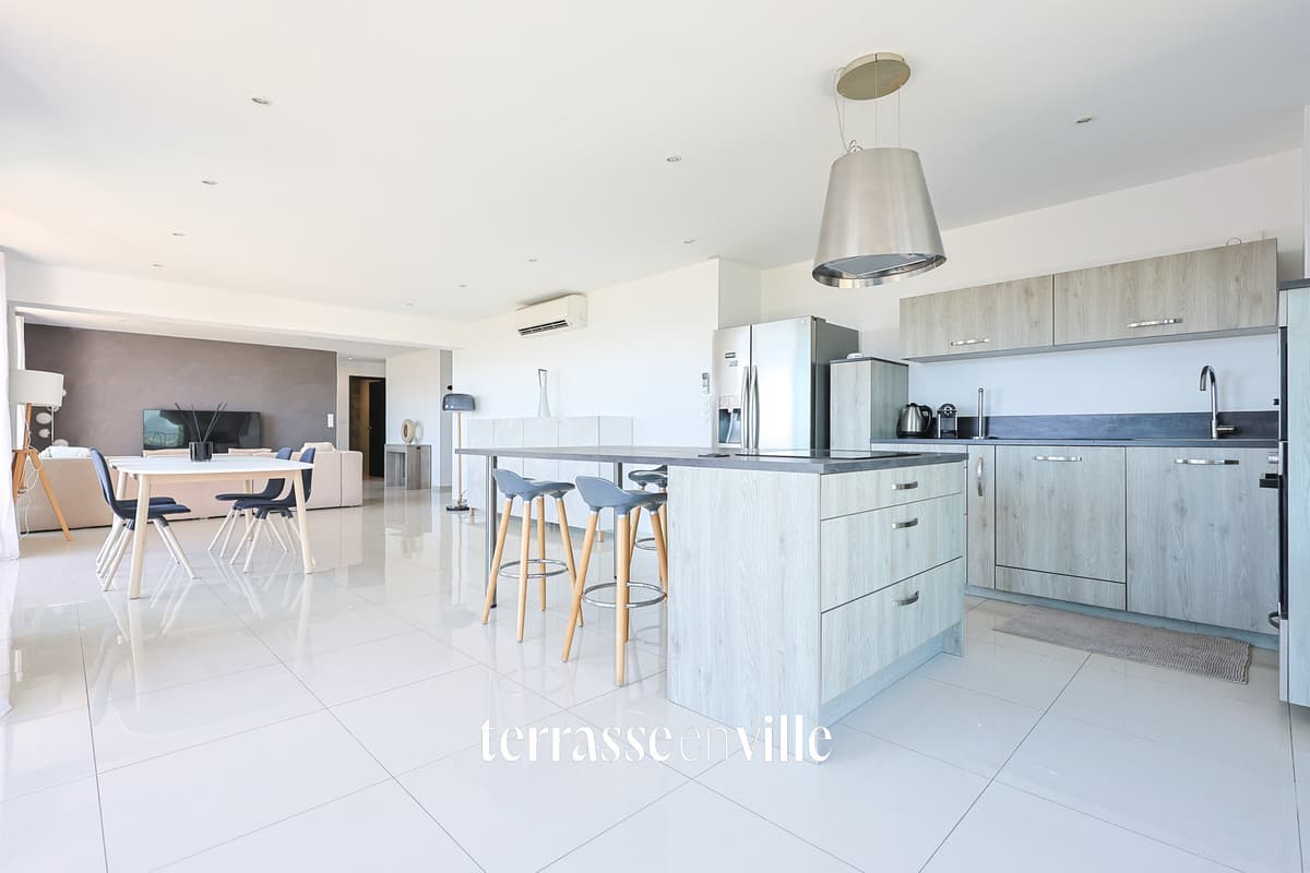 ST JEAN DU DESERT- PENTHOUSE T3/4 - TERRASSE - GARAGE - 745 000€ - 5
