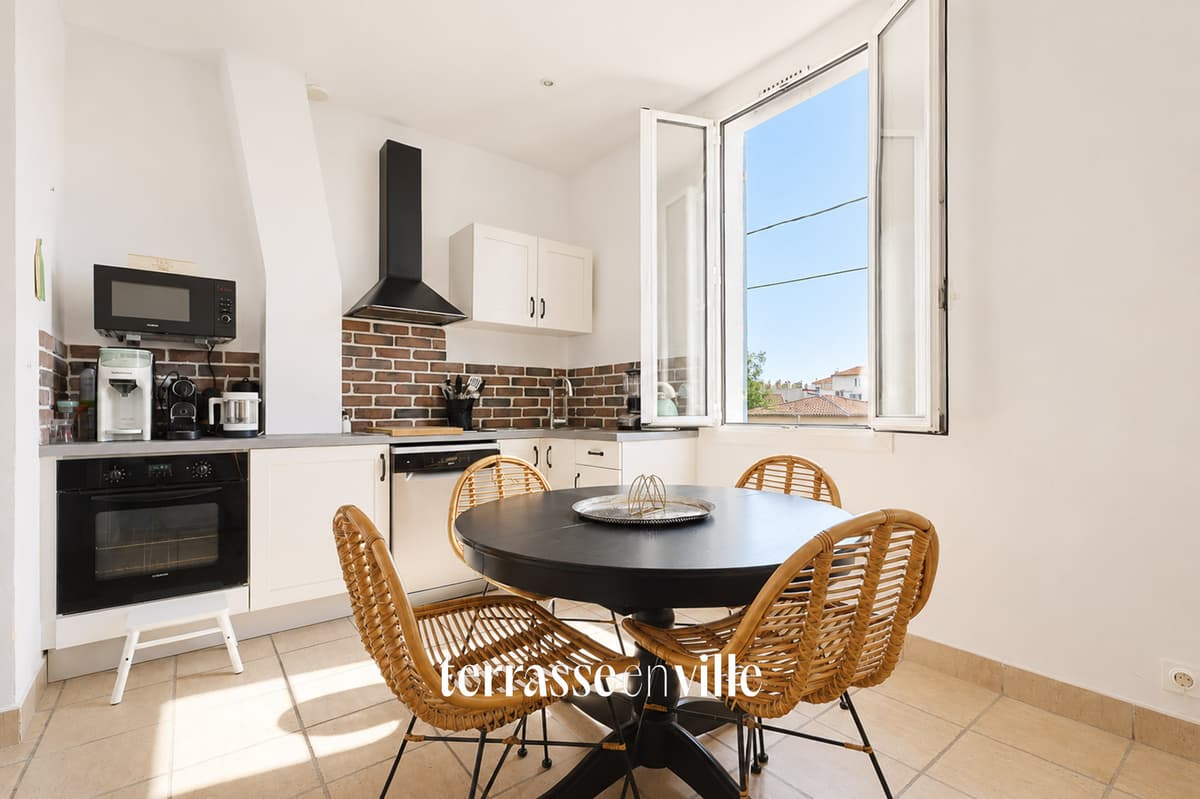 EXCLUSIVITE - MONTOLIVET - T3 - 54 M2 - BALCON - 220 000 € - 3