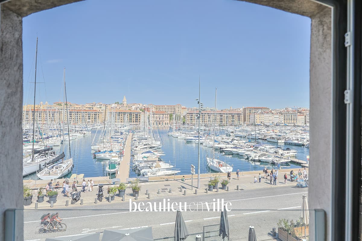 EXCLUSIVITE - VIEUX PORT - DUPLEX T3/4 - VUE VIEUX PORT - 645 000€
