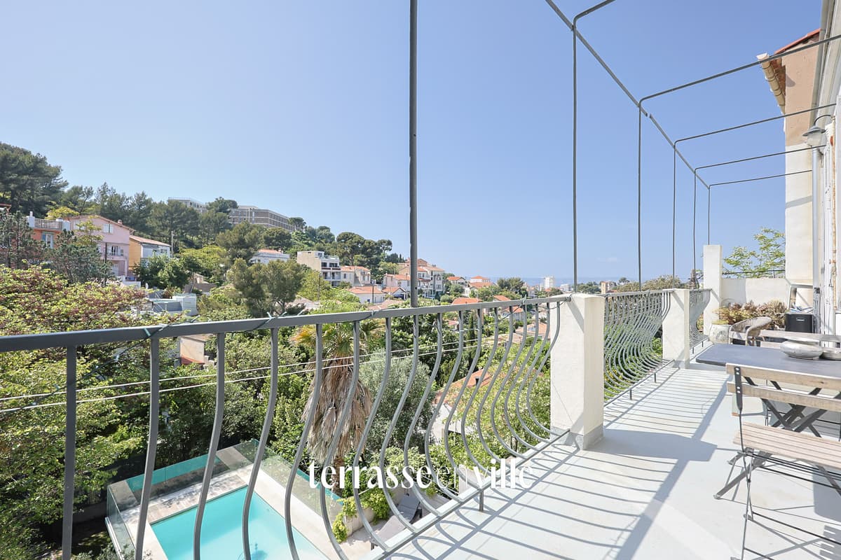 ROUCAS-BLANC MAISON - VUE TERRASSE JARDIN PISCINE 1 200 000 € - 2