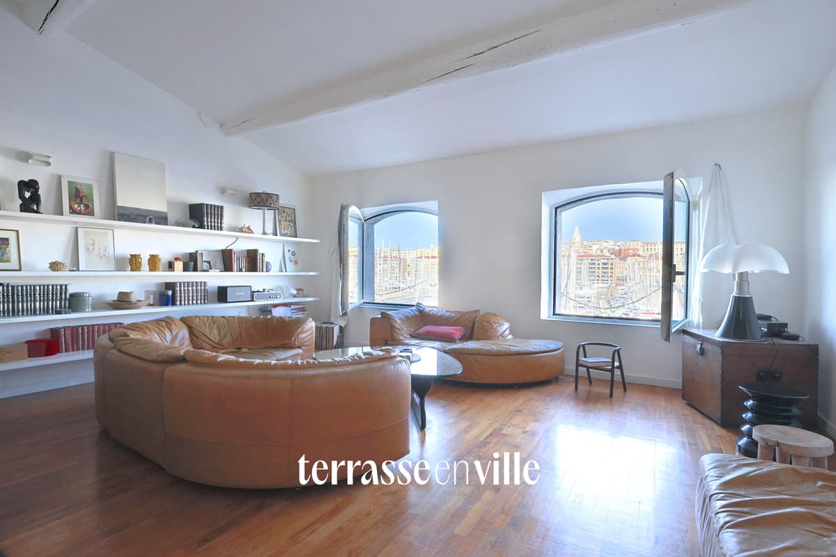 EXCLUSIVITE - VIEUX PORT - T3 148m2 - PATIO 10m2 - VUE VIEUX PORT- 750 000€ - 4