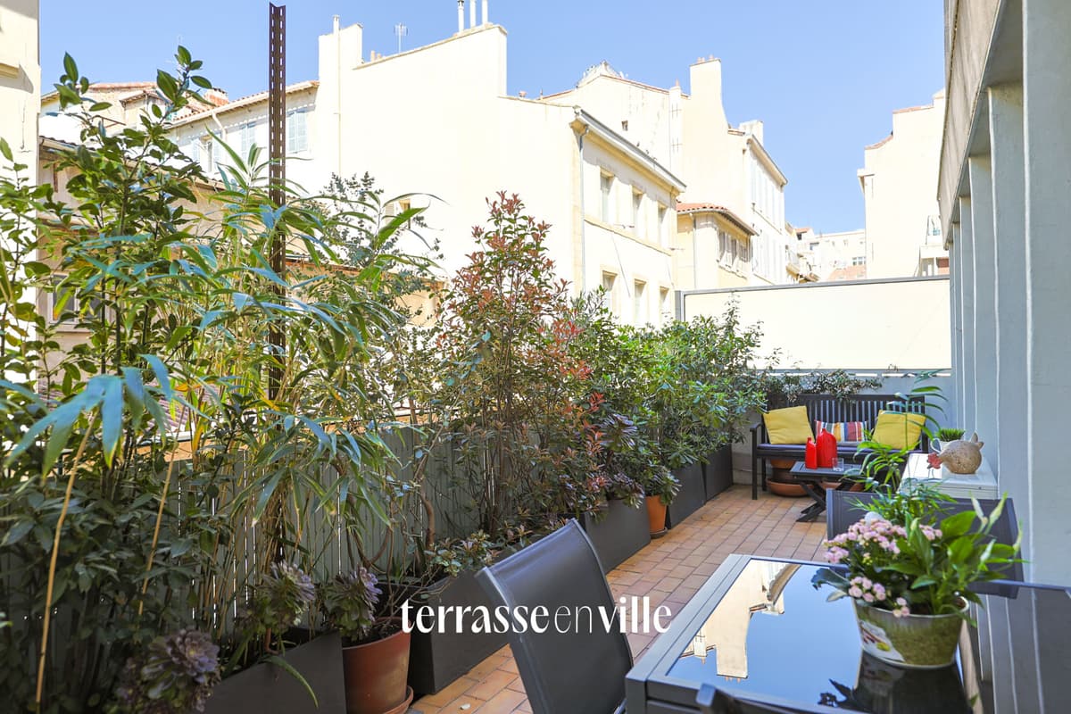 EXCLUSIVITE - BUILDING CANEBIERE - T3 - 97M2 - TERRASSE- 350 000€ - 1