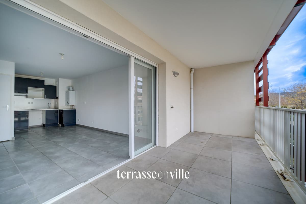 SAINT-CYR-SUR-MER - BEAU T2 RECENT - 38 M2 - TERRASSE - PISCINE - DOUBLE PARKING - CAVE - 249 000€ - 1