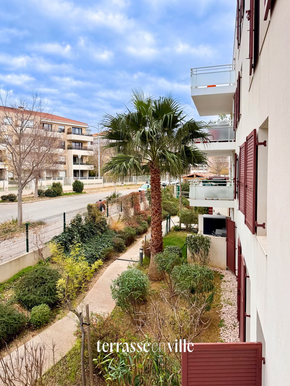 SAINT-CYR-SUR-MER - BEAU T2 RECENT - 38 M2 - TERRASSE - PISCINE - DOUBLE PARKING - CAVE - 249 000€ - 4