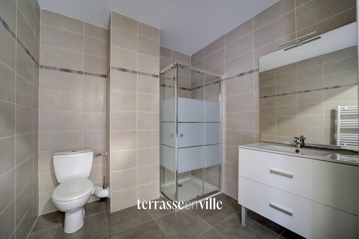 SAINT-CYR-SUR-MER - BEAU T2 RECENT - 38 M2 - TERRASSE - PISCINE - DOUBLE PARKING - CAVE - 249 000€ - 7