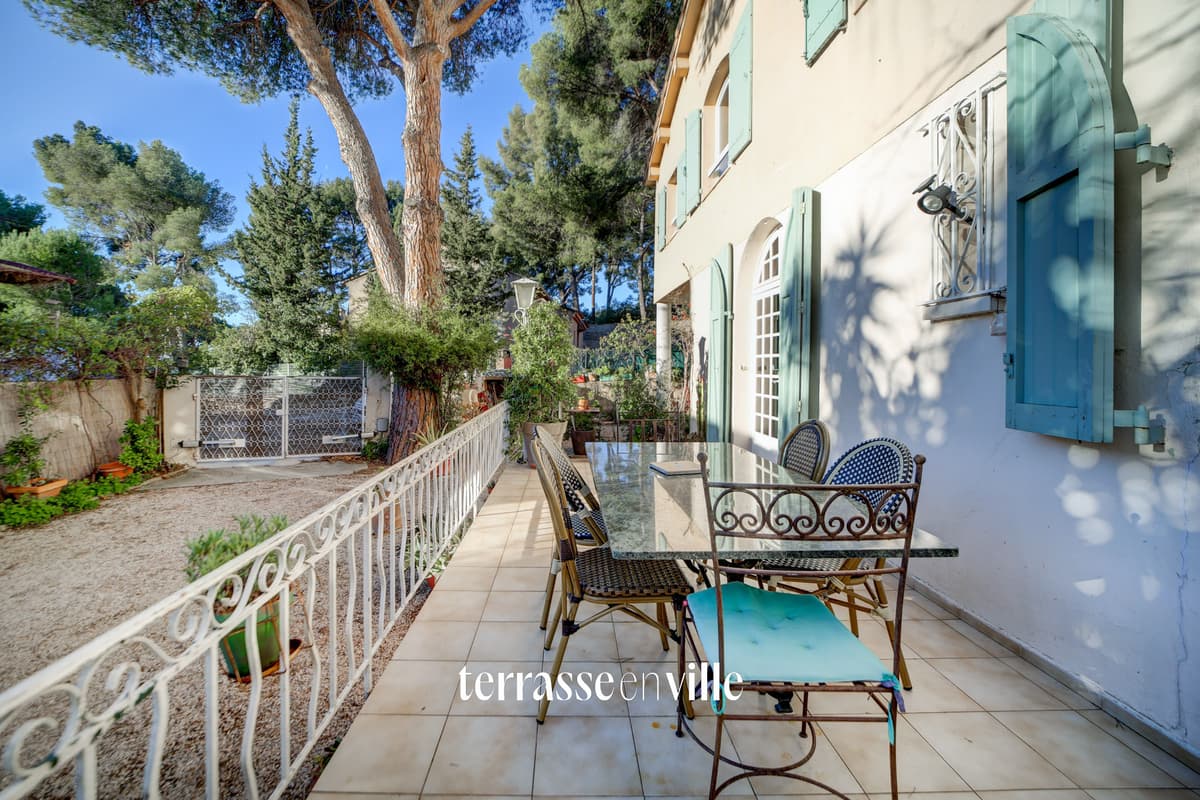 SAINT CYR SUR MER - LES LECQUES - VILLA T8 - 197M2 - PORT ET PLAGE A PIED