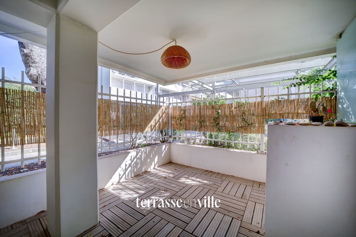 LA CIOTAT - BORD DE MER - APPARTEMENT T2 - 45 m2 - TERRASSE - 325 000 € - 1