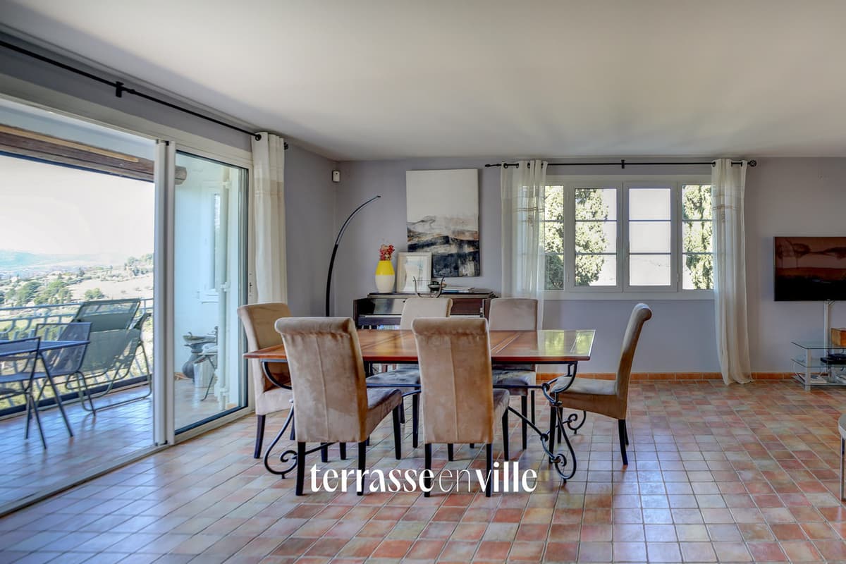LE BEAUSSET - MAISON FAMILIALE - VUE DOMINANTE - PISCINE - GARAGE - AU CALME - 7