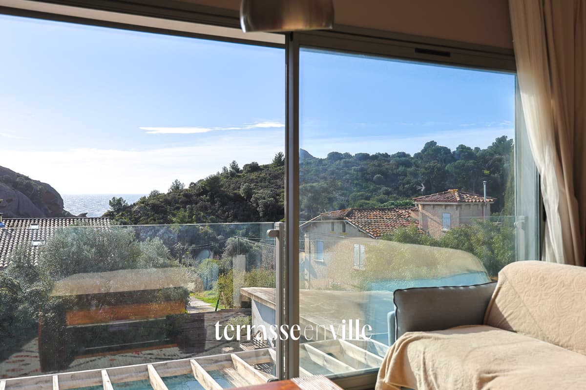 LA CIOTAT - MAISON FAMILIALE - FIGUEROLLES - T6 - 204 M2 + T2 40 M2 - PISCINE - TERRAIN 1041M2 - VUE MER - 1 7 - 4