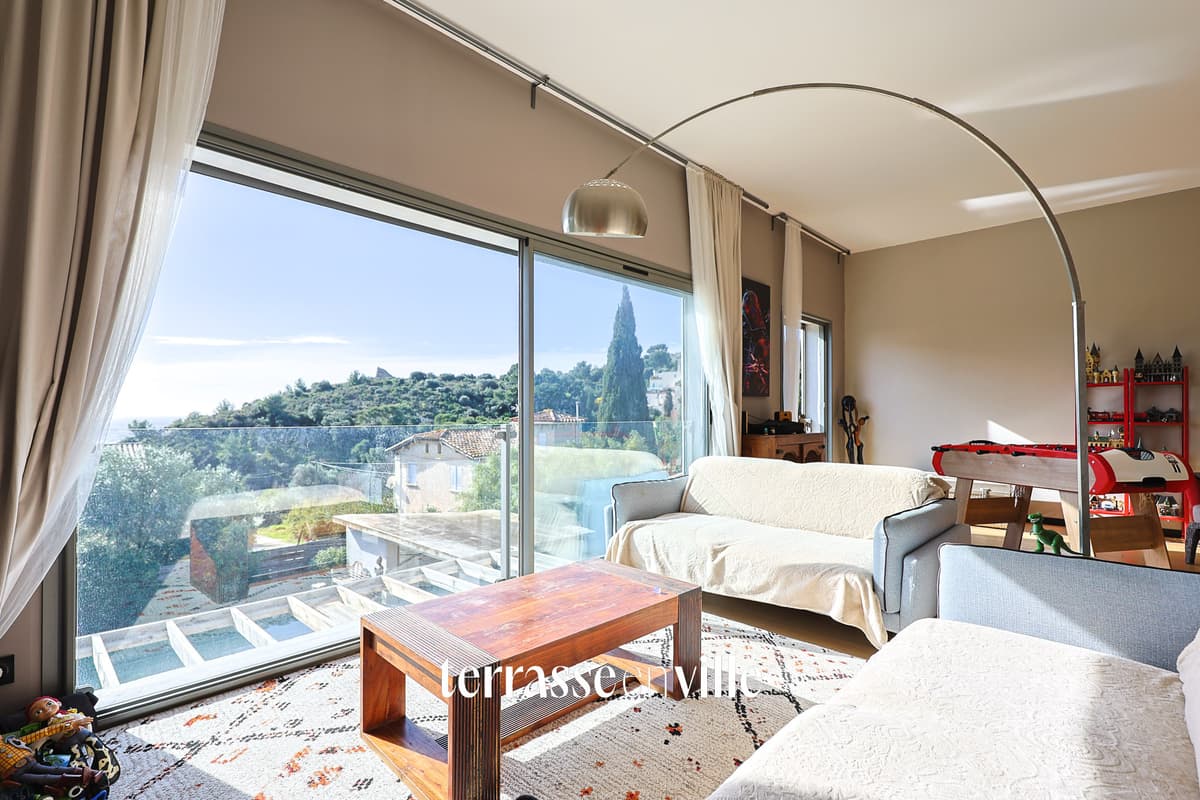 LA CIOTAT - MAISON FAMILIALE - FIGUEROLLES - T6 - 204 M2 + T2 40 M2 - PISCINE - TERRAIN 1041M2 - VUE MER - 1 7 - 3