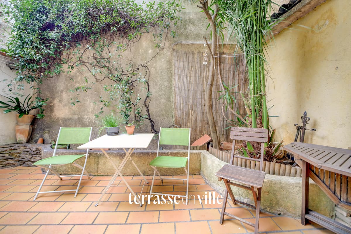 LA CIOTAT - VIEUX PORT - MAISON T4 74M2 - COUR INTÉRIEURE