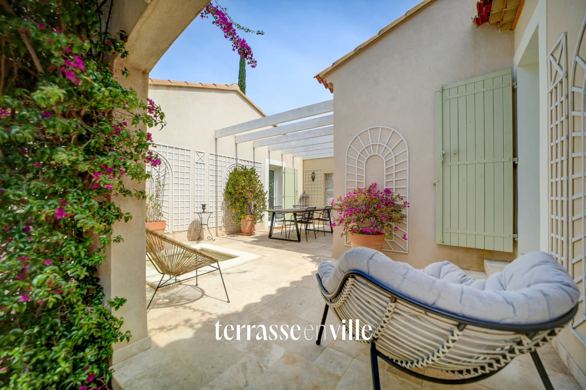 SAINT CYR SUR MER - VILLA PLAIN PIED T4 123M2 - DEPENDANCE - PROCHE VILLAGE A PIED - 3