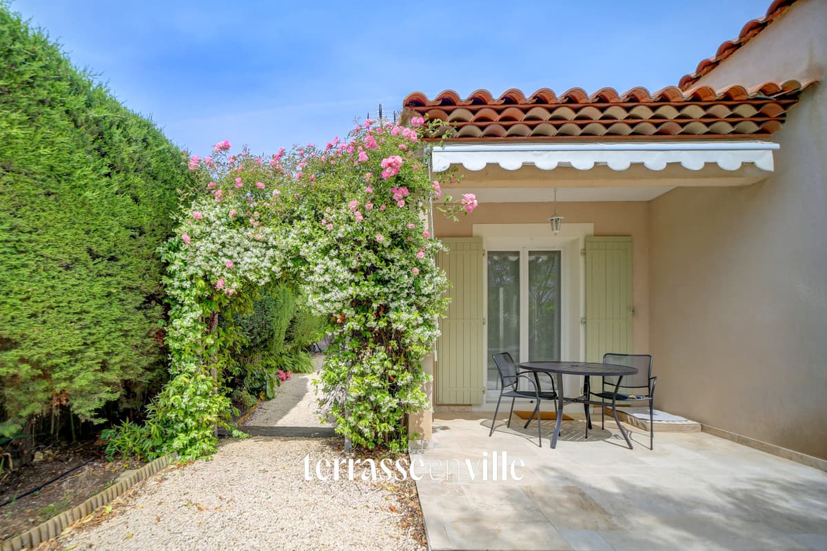 SAINT CYR SUR MER - VILLA PLAIN PIED T4 123M2 - DEPENDANCE - PROCHE VILLAGE A PIED - 2