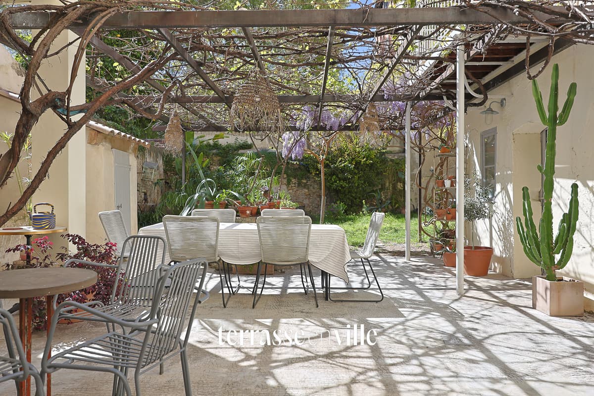 LA CIOTAT DUPLEX T9 192 M2 CŒUR HISTORIQUE PARCELLE 350M2 - PARKING - 5