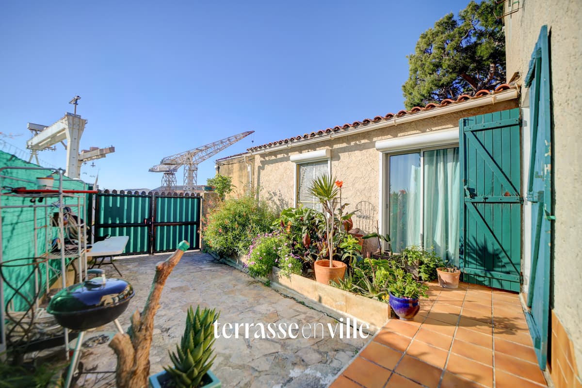 RARE - LA CIOTAT - MAISON DE VILLE - JARDIN - CHANTIER NAVAL - T4