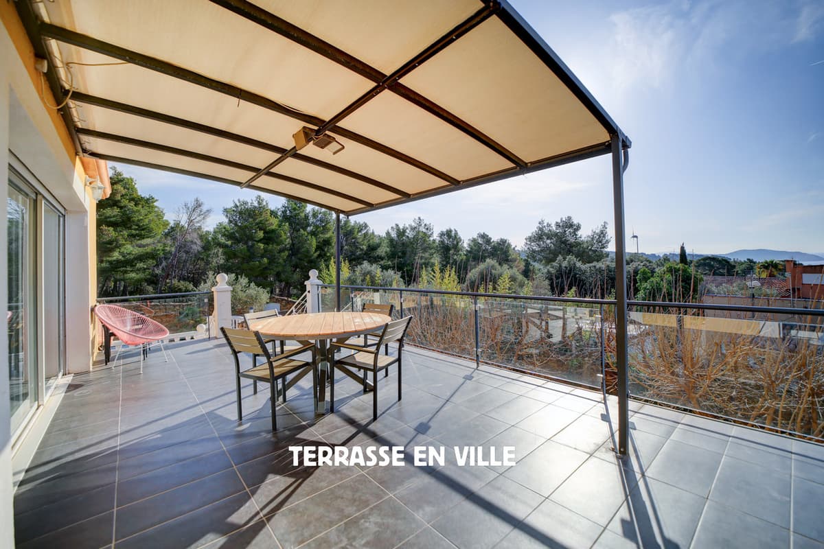 LA CIOTAT - HAUTEURS DE FONTSAINTE - VILLA VUE MER - PISCINE - DÉPENDANCE - GARAGE - 5