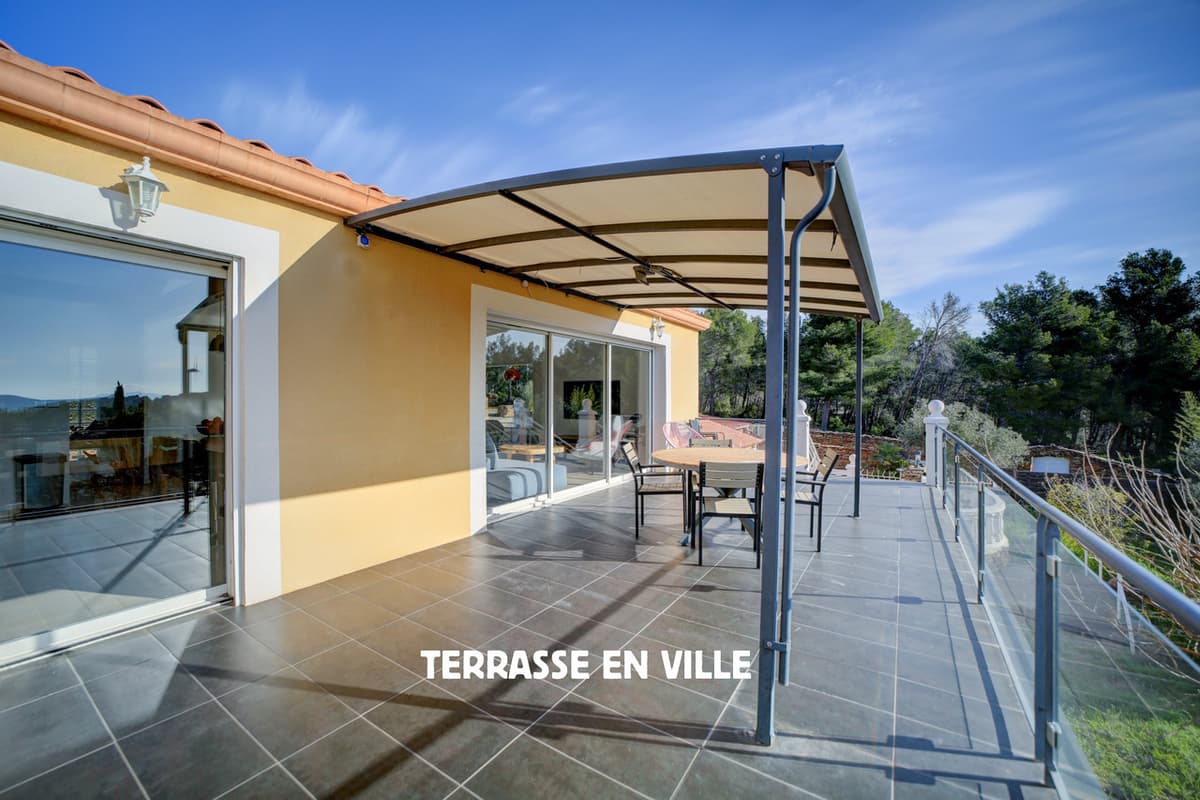 LA CIOTAT - HAUTEURS DE FONTSAINTE - VILLA VUE MER - PISCINE - DÉPENDANCE - GARAGE - 6