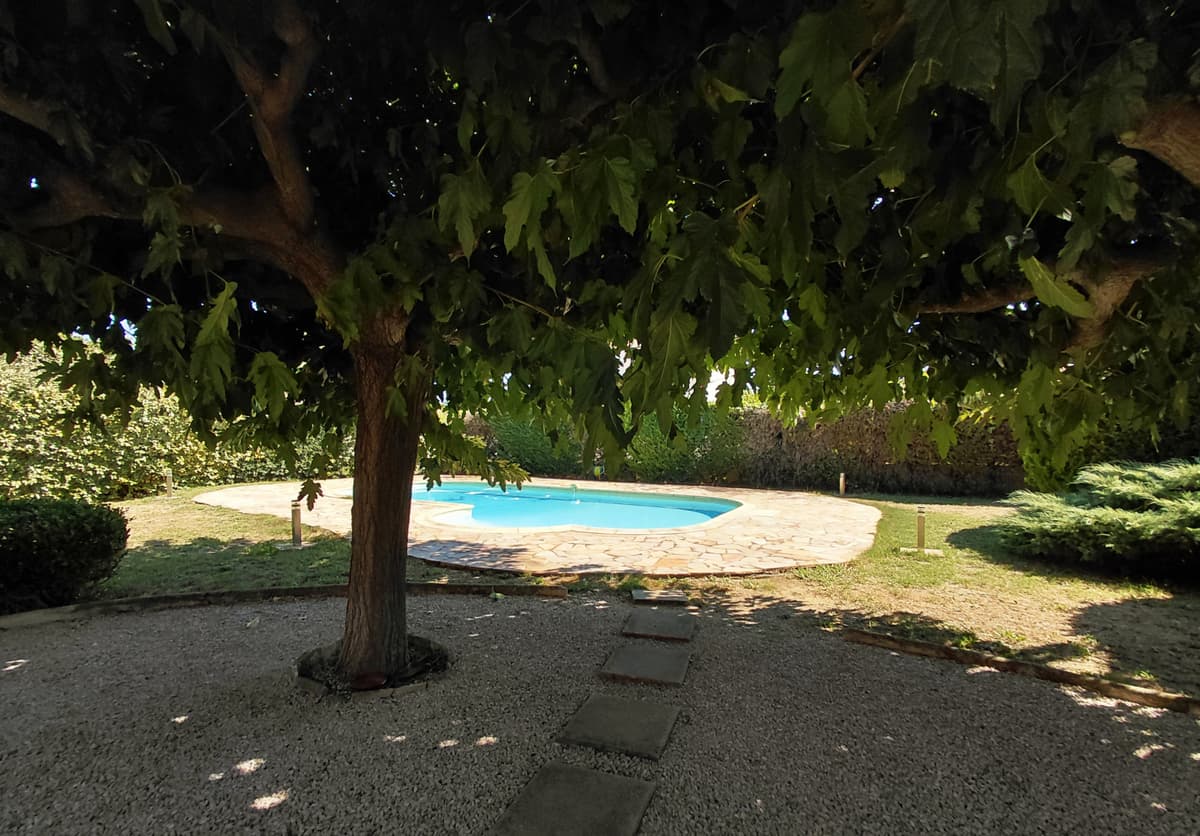 LA CIOTAT - QUARTIER RÉSIDENTIEL - MAISON FAMILIALE - T5 130M2 - PISCINE PLEIN SUD - GARAGE - TERRAIN ARBORÉ - 5