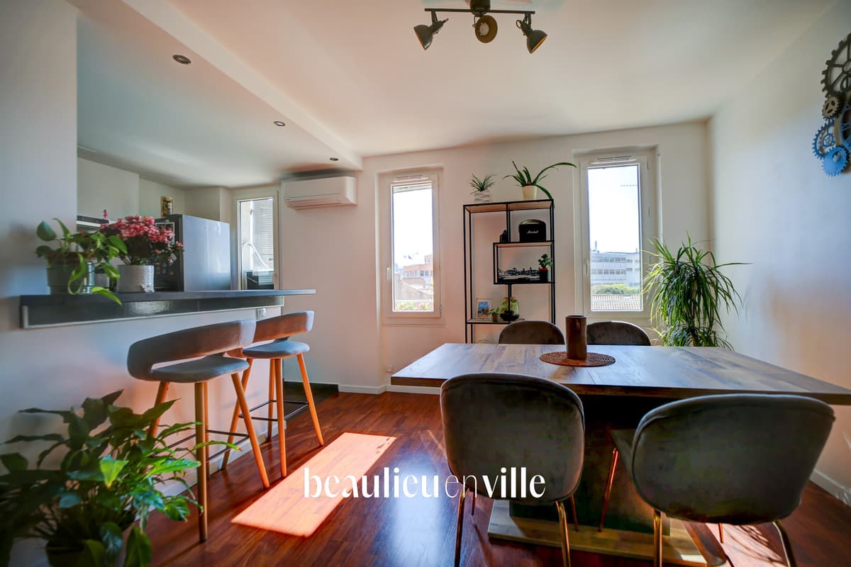 EXCLUSIVITÉ - LA CIOTAT - VIEUX PORT - APPARTEMENT T3 - CALME - SANS VIS A VIS - 2