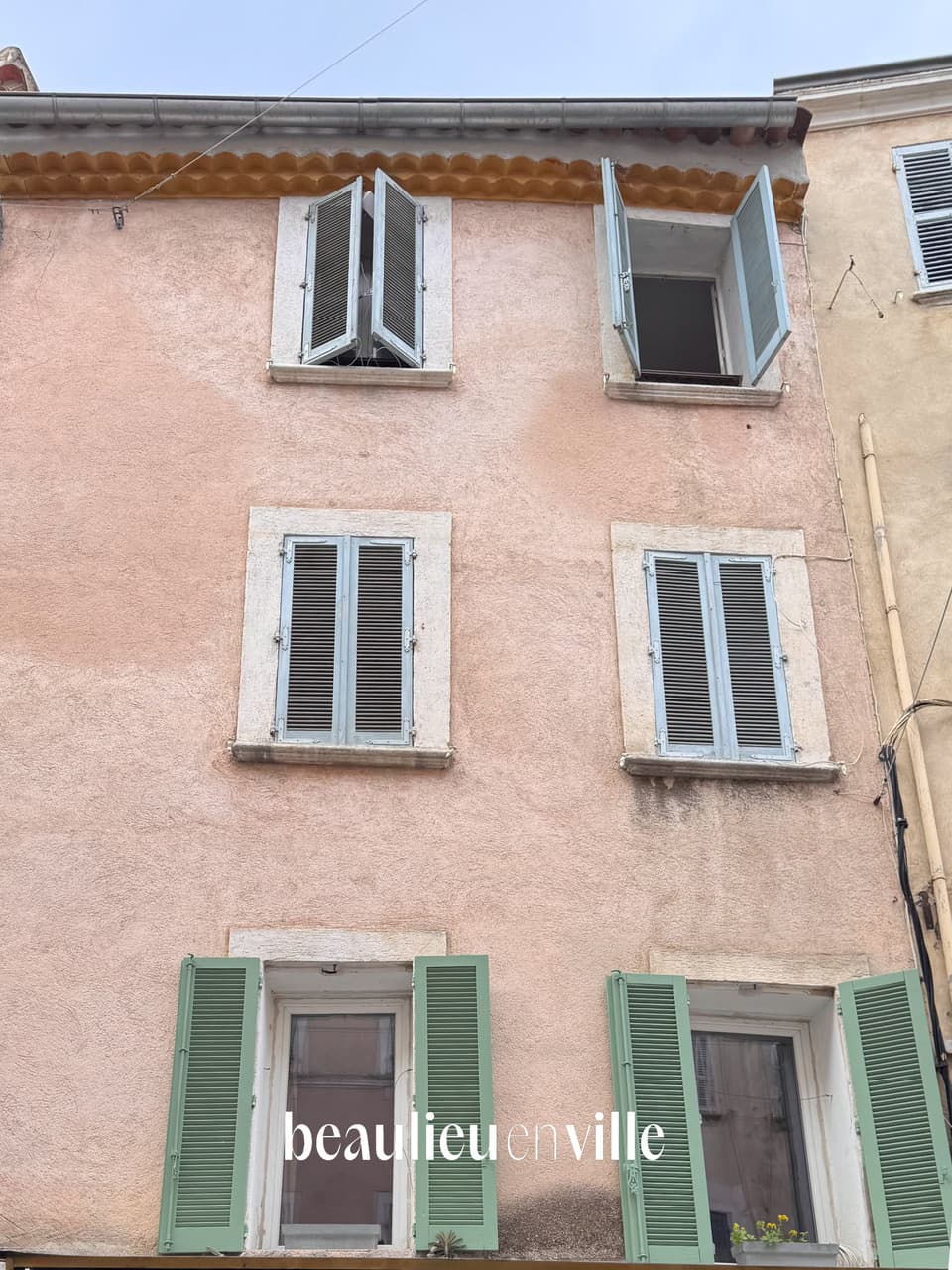 T3 - 53M2 - DERNIER ETAGE - PROCHE VIEUX PORT - 195 000€ - 7
