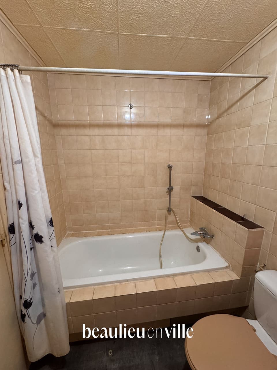 T3 - 53M2 - DERNIER ETAGE - PROCHE VIEUX PORT - 195 000€ - 6