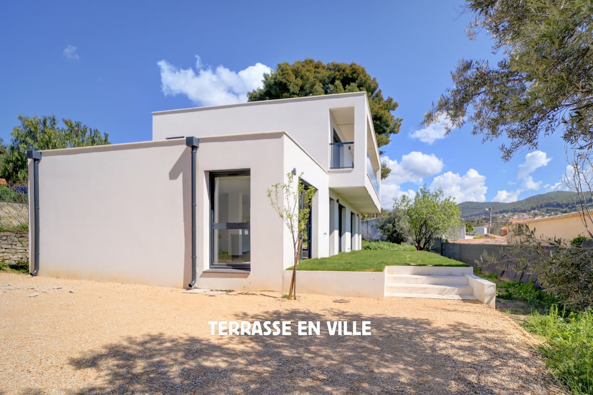VILLA CONTEMPORAINE T4/5 - 150M2 - PETITE VUE MER - TERRAIN 830M2 - PISCINE - 996 000€ - 2