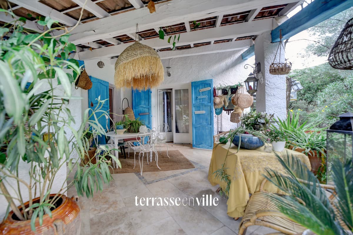 Maison provençale typique à Ceyrestre Grand jardin et piscine